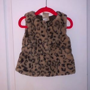 Fuzzy faux fur  leopard vest